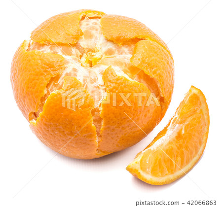Fresh clementine isolated on white 42066863