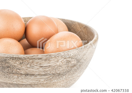 Fresh Chicken Egg isolated on white 42067338