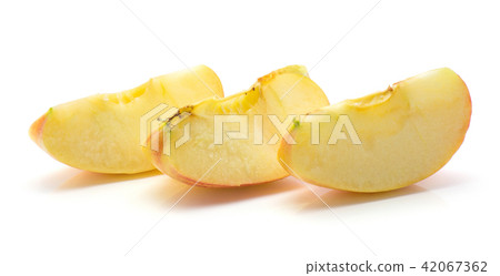 Raw evelina apple isolated 42067362