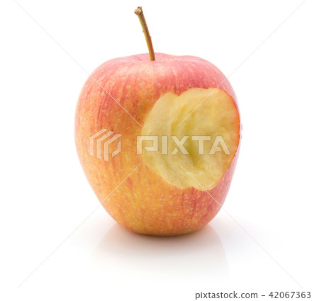 Raw evelina apple isolated 42067363