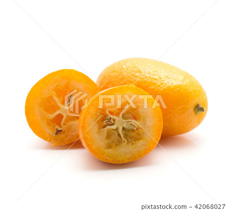 Fresh kumquat isolated on white 42068027