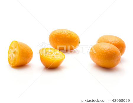 Fresh kumquat isolated on white 42068039