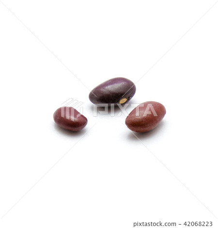 Kidney beans isolated on white Kidney beans isolated on white 42068223