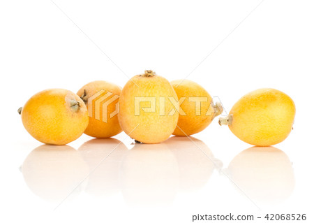 Fresh raw orange japanese loquat isolated on white 42068526
