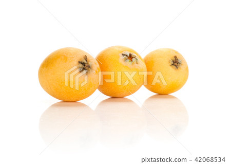 Fresh raw orange japanese loquat isolated on white 42068534