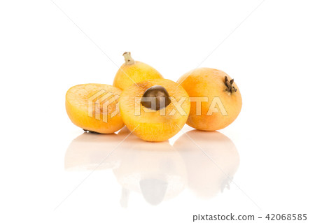 Fresh raw orange japanese loquat isolated on white 42068585