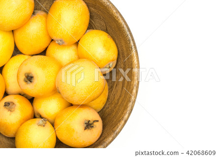 Fresh raw orange japanese loquat isolated on white 42068609