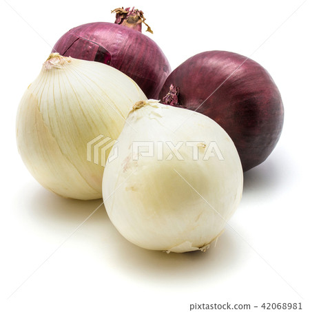 Fresh mixed onion isolated on white 42068981