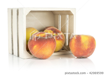 Fresh Raw yellow peach isolated on white 42069599