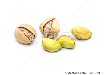 Salted pistachio isolated on white 42069918