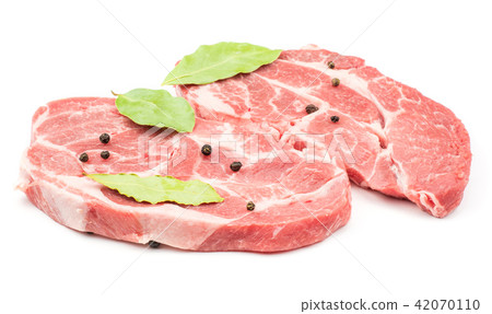 Raw pork meat isolated on white 42070110