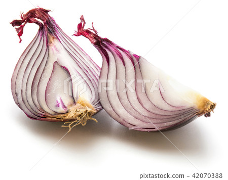 Fresh red onion isolated on white 42070388