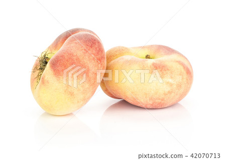 Fresh raw saturn peach isolated on white 42070713
