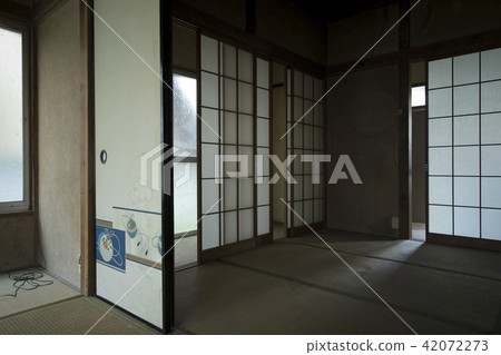 Unoccupied house 42072273