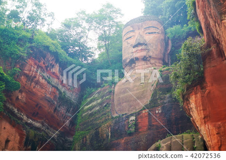 Leshan Big Buddha statue 42072536