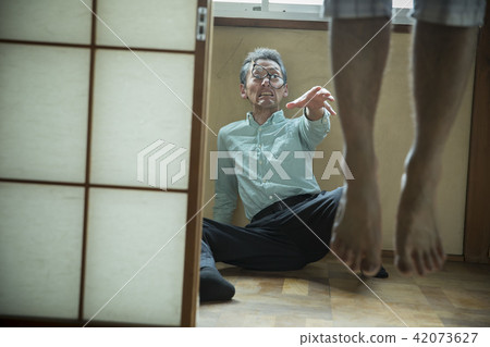 發現自殺的房東 42073627