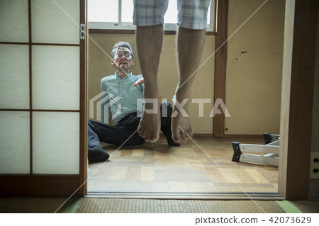 發現自殺的房東 42073629