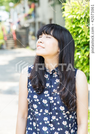 Asian Taiwan Taichung Fog Peak Guangfu New Village Beauty Woman like Chinese style woman portrait tailoring machine playful anger 42073861