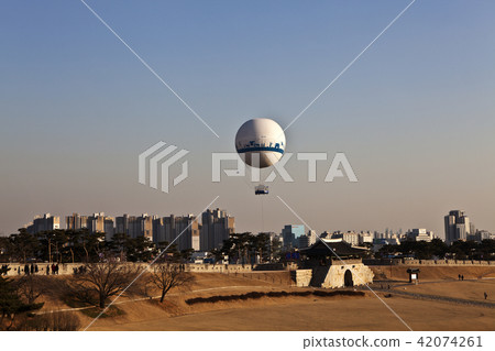 Suwon Hwaseong, hot air balloon, Suwon, Gyeonggi-do 42074261