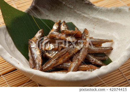 香甜煮熟的年糕 42074415