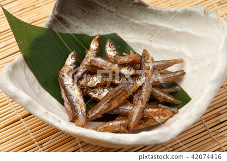 香甜煮熟的年糕 42074416