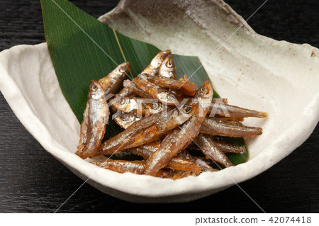 香甜煮熟的年糕 42074418