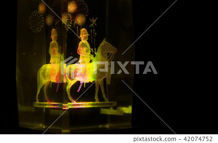 light yellow,from bottom of the statue of the King light yellow,from bottom of the statue of the King 42074752