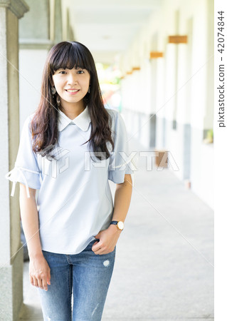 亞洲台灣台南神學院旅遊景點觀光學校校園大學生走廊噴泉噴水池女生女性女人肖像人像 42074844