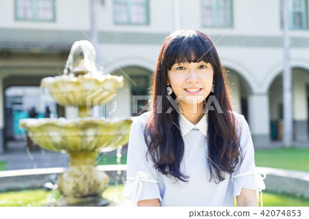 亞洲台灣台南神學院旅遊景點觀光學校校園大學生走廊噴泉噴水池女生女性女人肖像人像 42074853