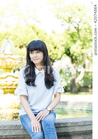 亞洲台灣台南神學院旅遊景點觀光學校校園大學生走廊噴泉噴水池女生女性女人肖像人像 42074864