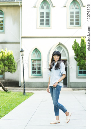 Asia Taiwan Tainan Theological Seminary Tourist Attractions Sightseeing School Campus College Corridor Fountain Sink Girl Female Woman Portrait Portrait 42074896