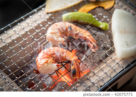 Grilled shrimp Yakiniku, japanese bbq 42075771