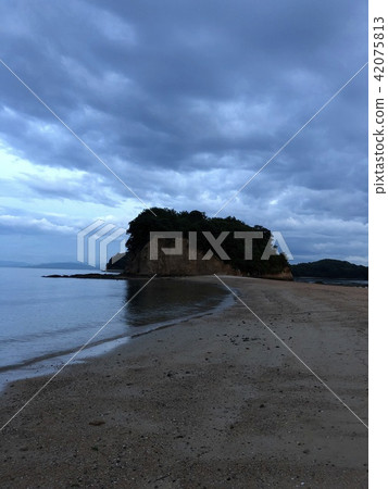 小豆島的黃昏天使之路在路上 小豆島的黃昏天使之路在路上 42075813