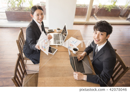 Business scene cafe meeting 42078046