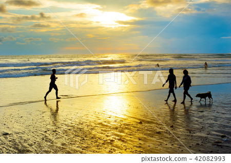 People walking running beach. Bali 42082993