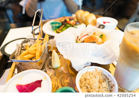 Gourmet burger fries American Western French breakfast lunch brunch dinner stew rice cooking hamburger platter food food customers innocent to eat meals to eat full guests dinner seafood hungry Gourmet burger fries American Western French breakfast lunch brunch dinner stew rice cooking hamburger platter food food customers innocent to eat meals to eat full guests dinner seafood hungry 42085254