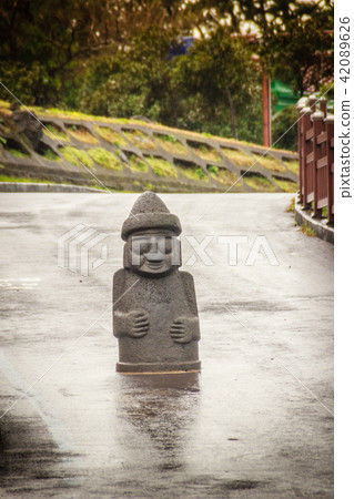 View of stone idol (Dolharubang) 42089626