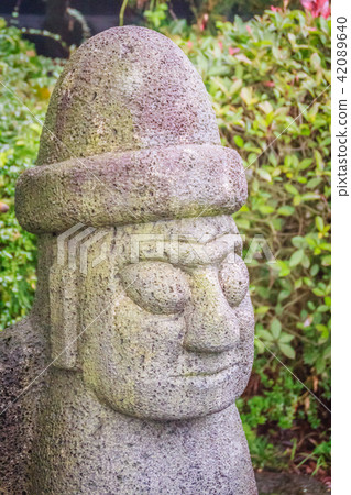 Close up face of the stone idol (Dolharubang Close up face of the stone idol (Dolharubang 42089640
