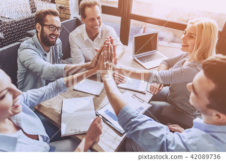 Group of Young Business People Communicating 42089736