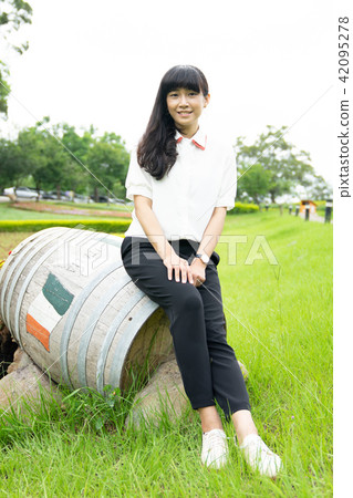 Asia Taiwan Taoyuan Daxi Huahaihuatian portrait love love feelings beauty god flower plant nature sunshine air water smile playful temperament romantic beauty portrait portrait 42095278