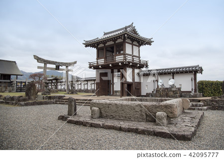 Fukuchiyama Castle Restored Temple Bell Gate and Toyohana well 42095777