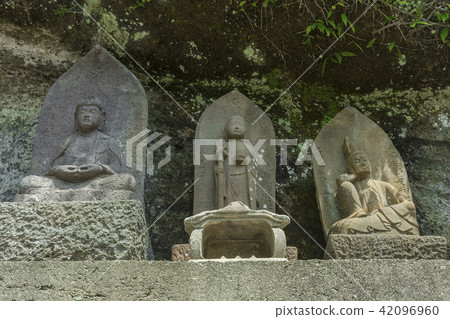 Stone Buddha of Tokoji (Kamakura City Temple) 42096960