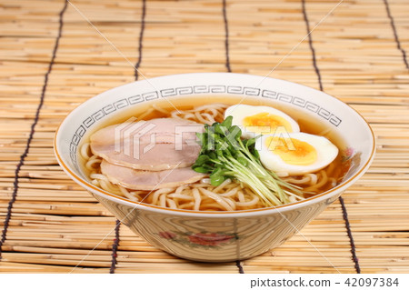 Chilled ramen 42097384