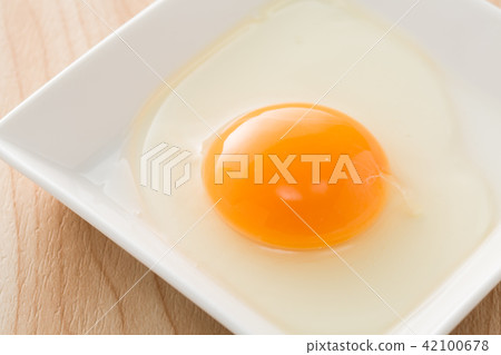 An egg 42100678