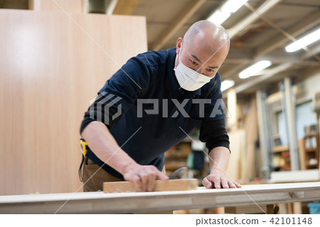 Factory, craftsman, carpenter's work carving work 42101148