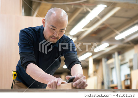 Factory, craftsman, carpenter's work carving work 42101158