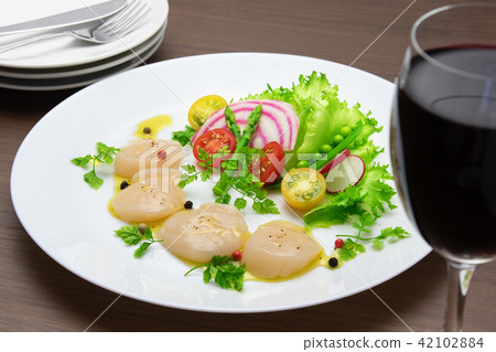 Scallop carpaccio 42102884