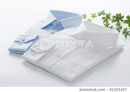 White Y-shirt 42103267