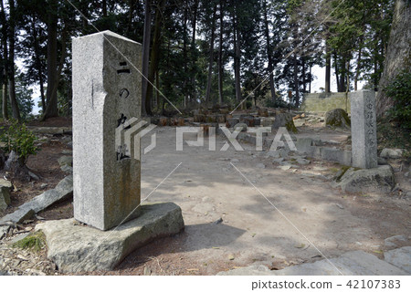 Azuchi castle Ninomaru ruins 42107383