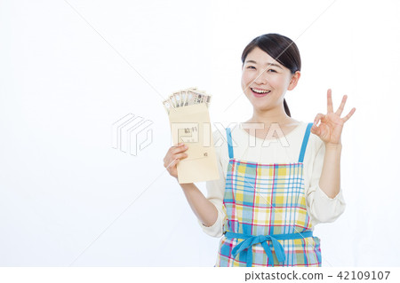 Housewife Housewife 42109107